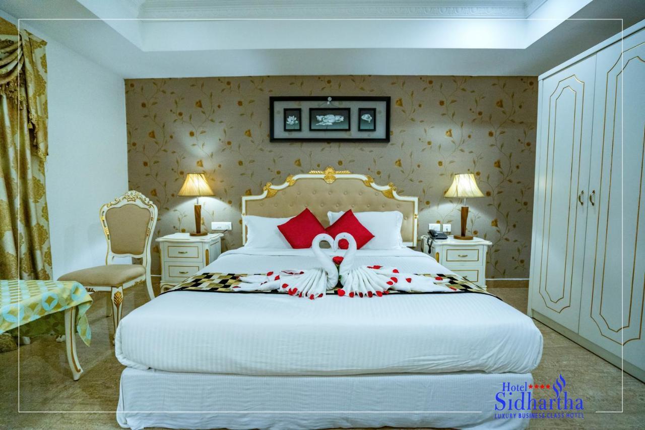 Hotel Sidhartha Chalakudy Kizhake Chalakudi Bagian luar foto