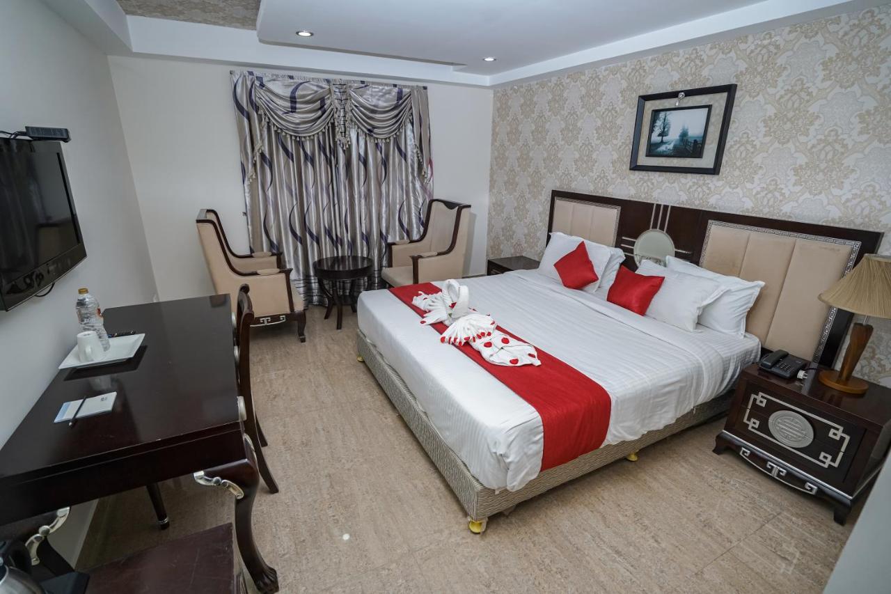 Hotel Sidhartha Chalakudy Kizhake Chalakudi Bagian luar foto