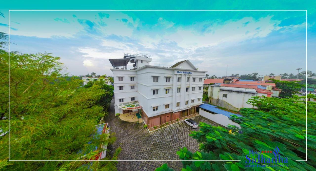 Hotel Sidhartha Chalakudy Kizhake Chalakudi Bagian luar foto