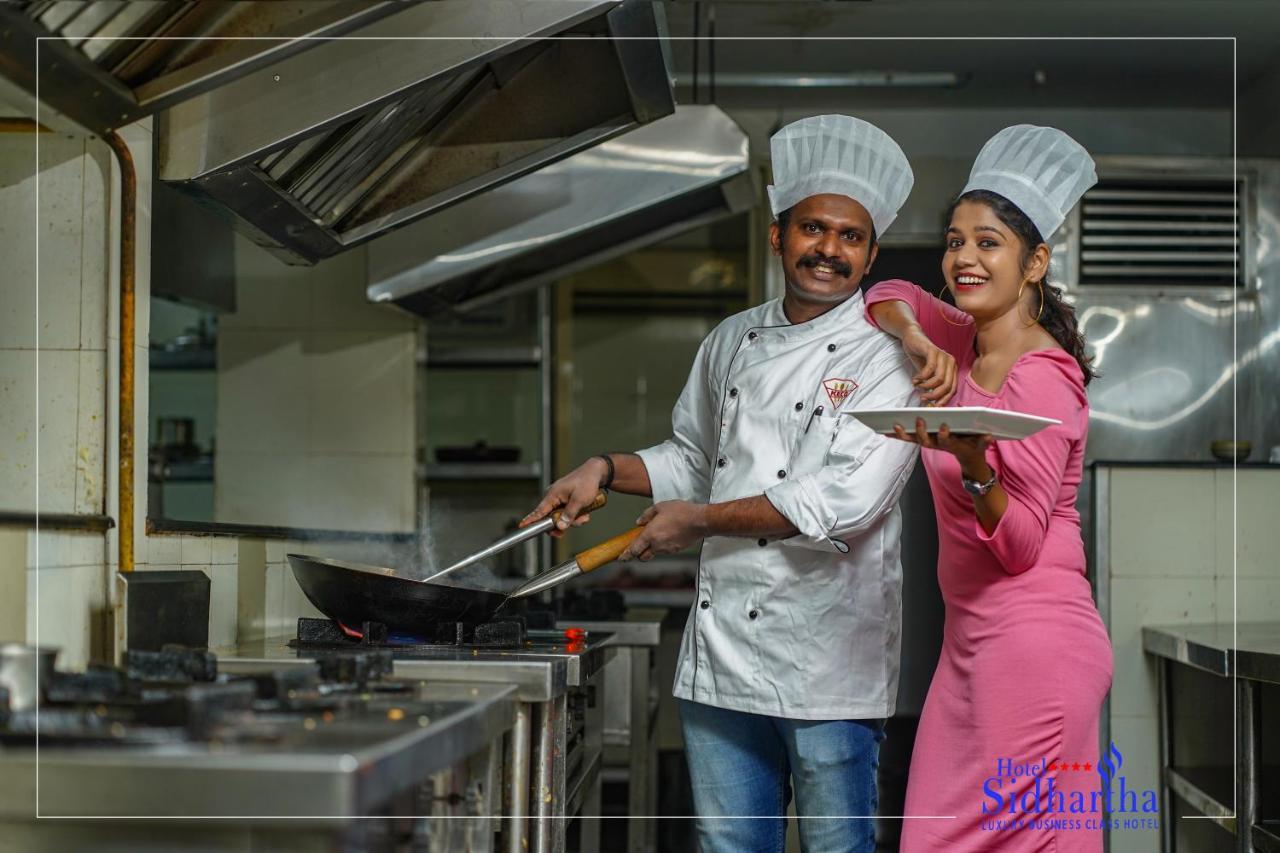 Hotel Sidhartha Chalakudy Kizhake Chalakudi Bagian luar foto