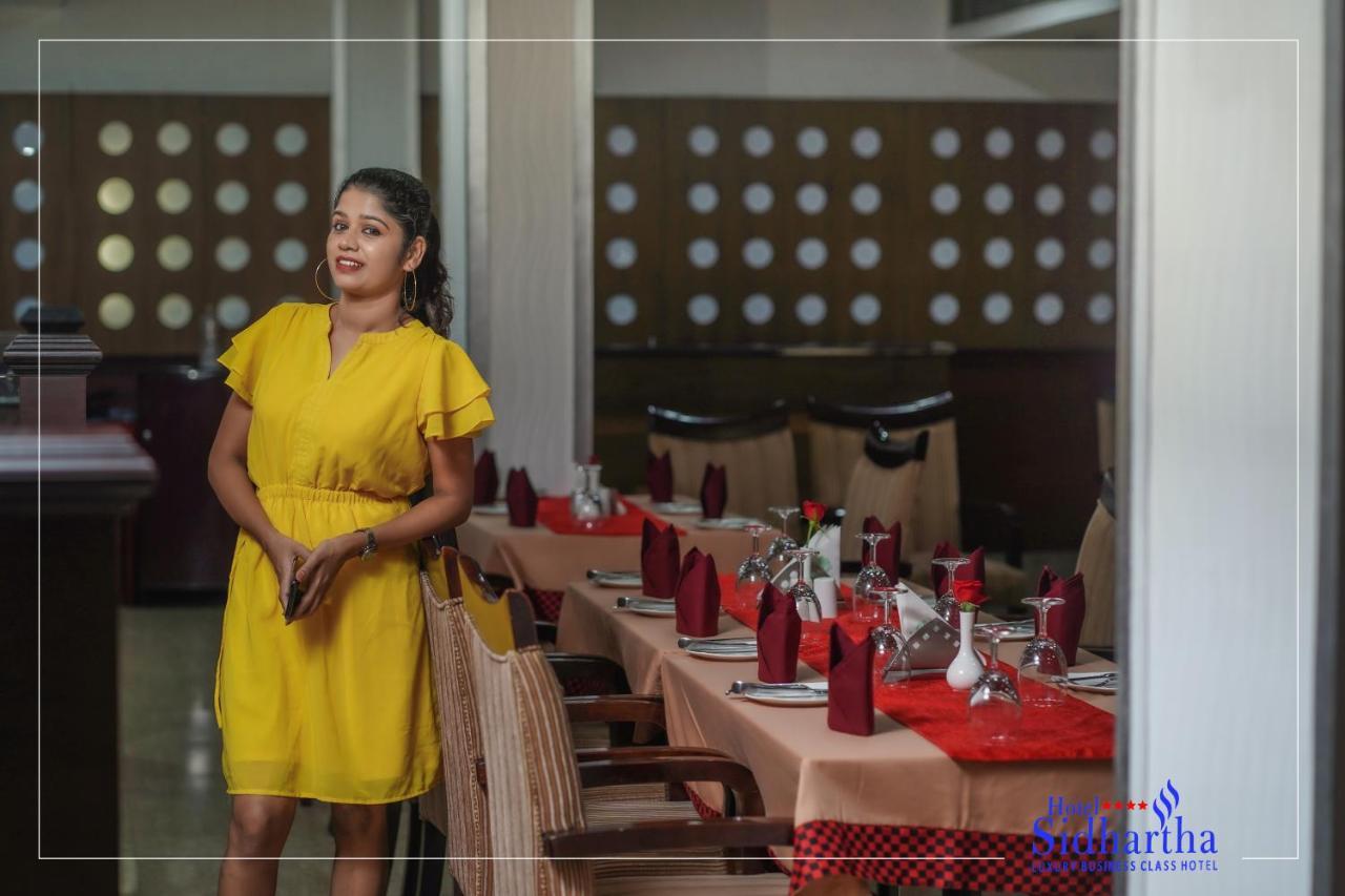 Hotel Sidhartha Chalakudy Kizhake Chalakudi Bagian luar foto