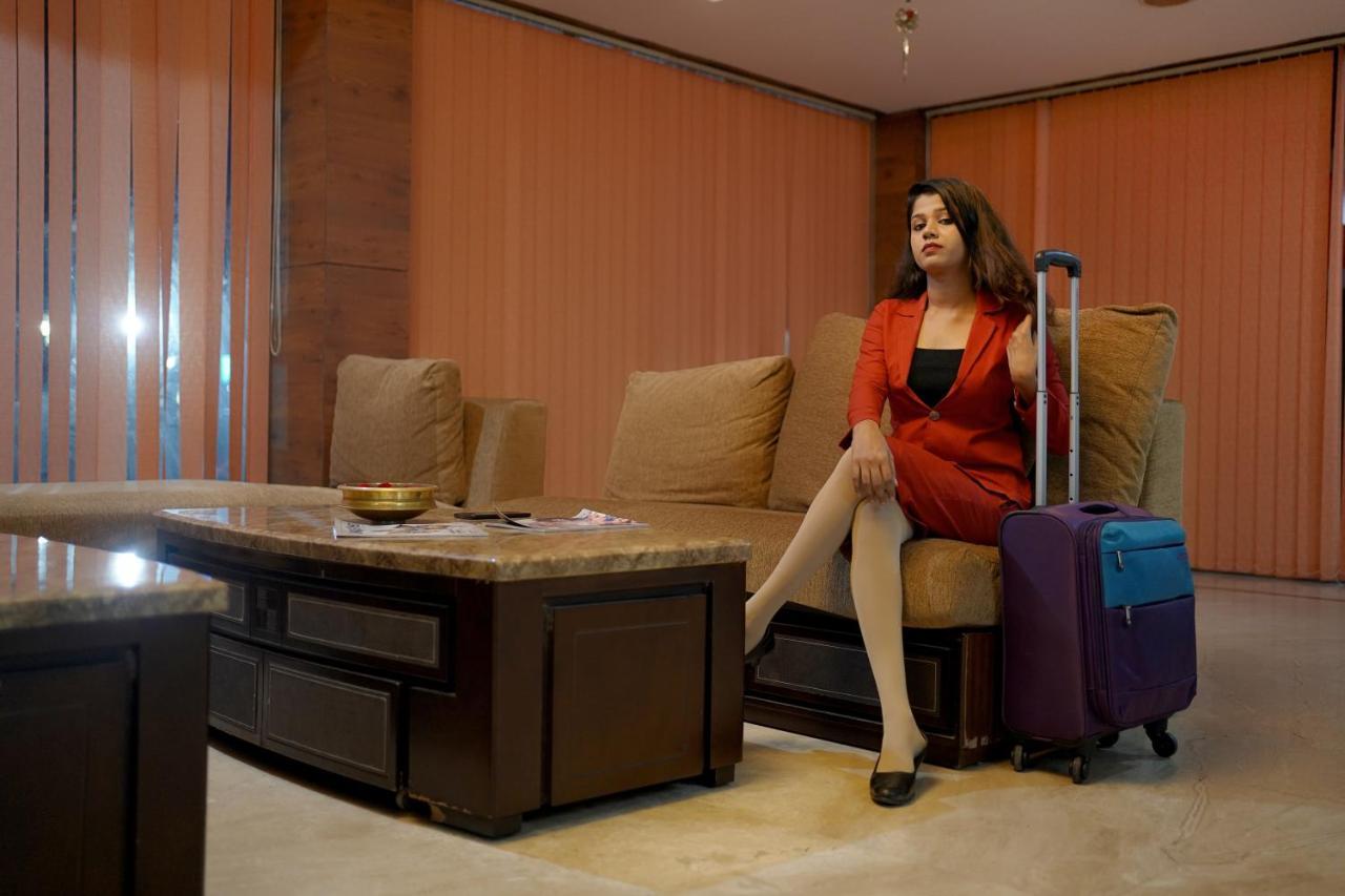 Hotel Sidhartha Chalakudy Kizhake Chalakudi Bagian luar foto
