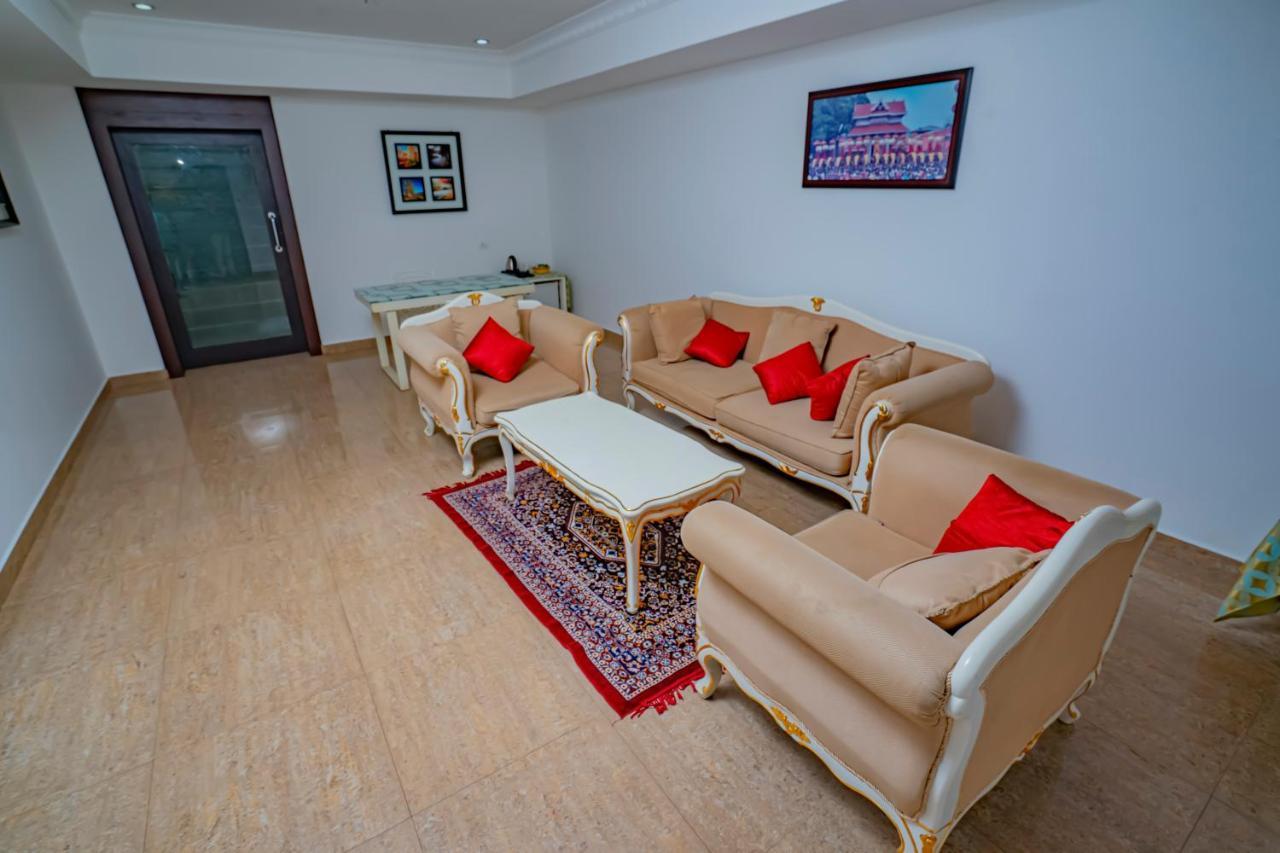 Hotel Sidhartha Chalakudy Kizhake Chalakudi Bagian luar foto