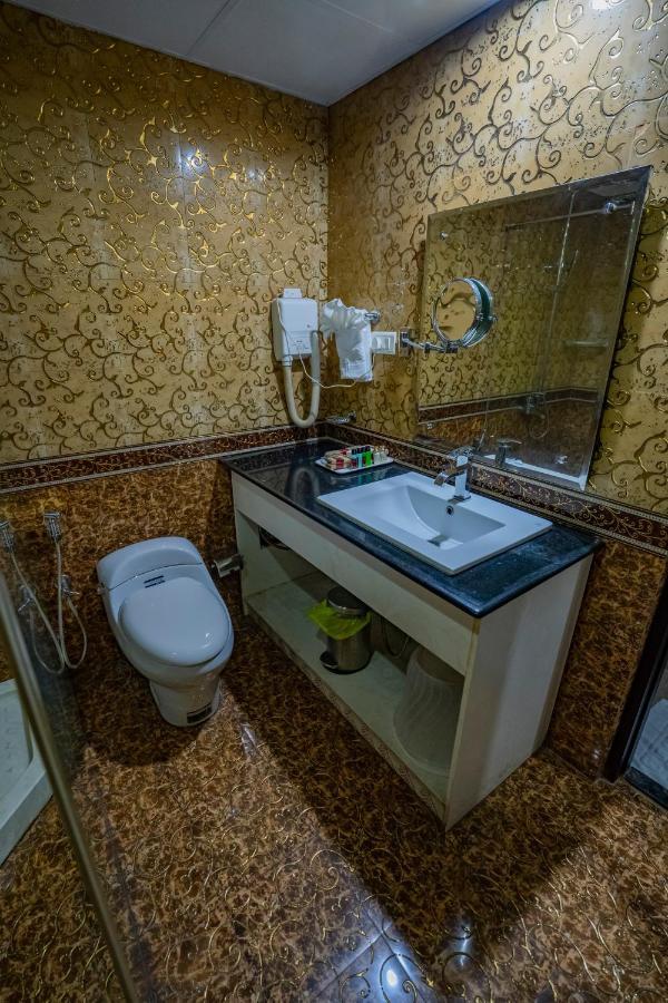 Hotel Sidhartha Chalakudy Kizhake Chalakudi Bagian luar foto