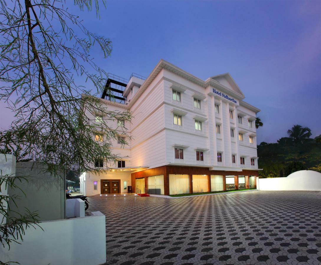 Hotel Sidhartha Chalakudy Kizhake Chalakudi Bagian luar foto